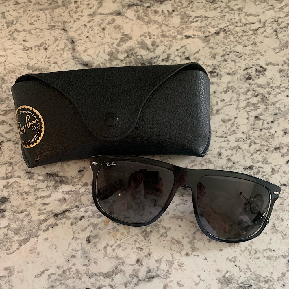 REAL RAYBANS RB4147